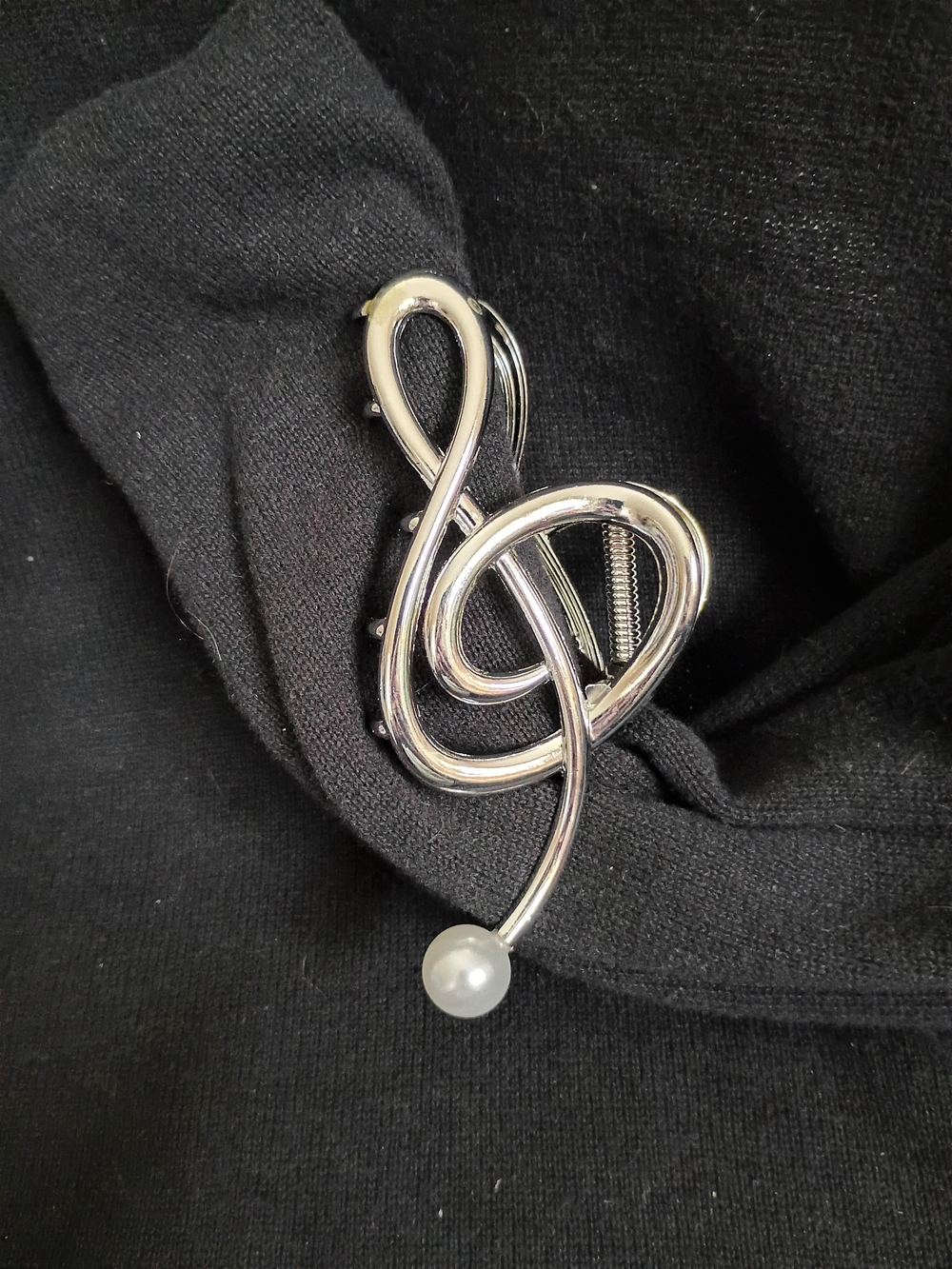 *NWOT* Silver Treble Clef Hair Clip with Pearl Accent - Women Hair Accessories